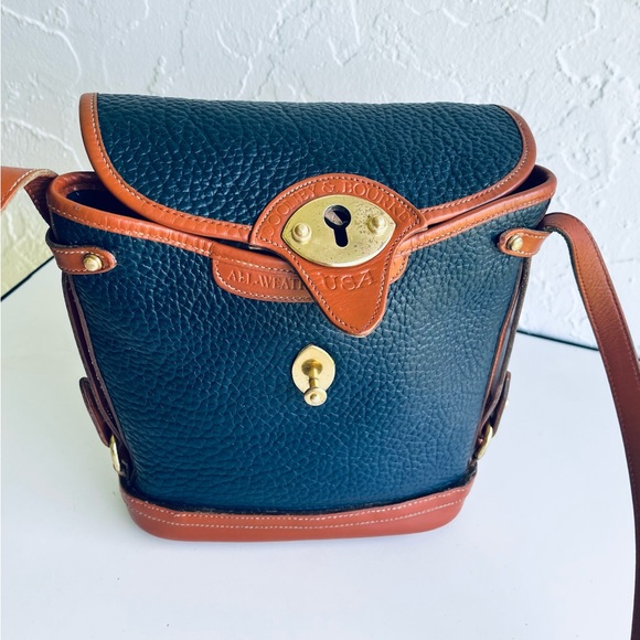 VINTAGE DOONEY & BOURKE CAVALRY SPECTATOR NAVY TAN ALW CROSSBODY - Picture 5 of 13